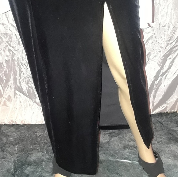 Lightweight gown w/sexy slit M/L - Picture 2 of 3